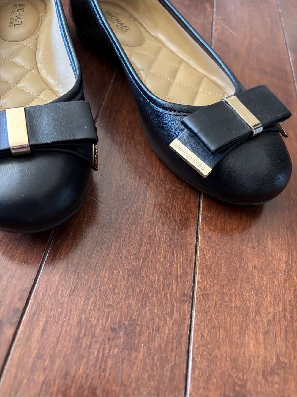 Michael Kors Bow Flats - Picture 2 of 5
